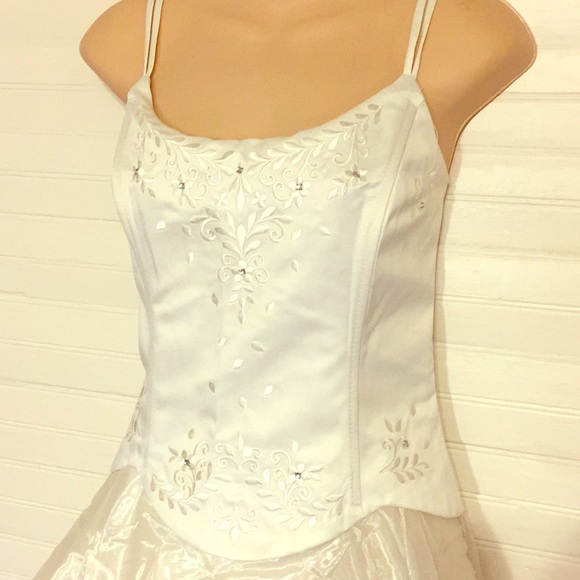 Cream/Off White Colored Wedding dress SZ Large - Picture 1 of 6